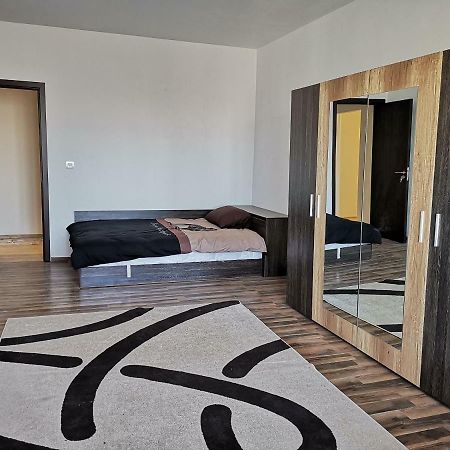 Tora Mora Apartment Варна Екстериор снимка